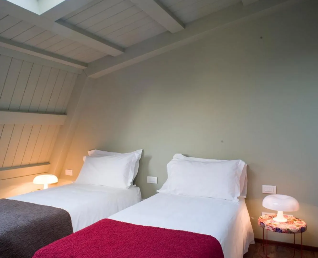 Milan Design Suites 0*,