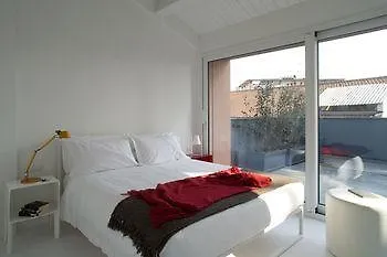 Milan Design Suites 0*,